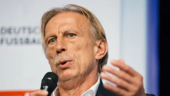 Christoph Daum - &copy; Foto: Oliver Killig/dpa-Zentralbild/dpa