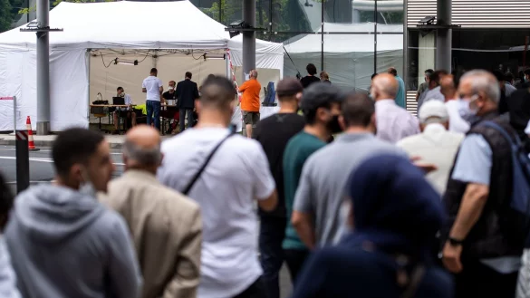 Corona-Tests am Flughafen - &copy; Foto: Marius Becker/dpa