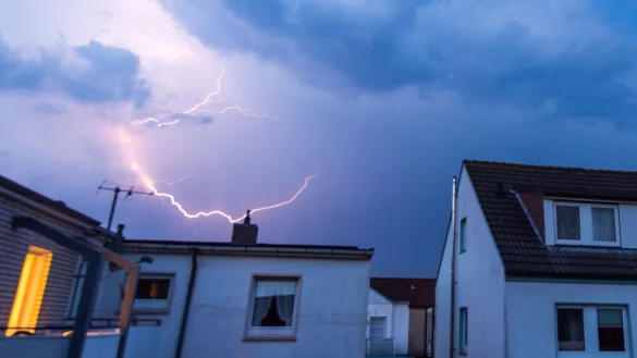 Hausratversicherungen im Vergleich - &copy; Foto: Lino Mirgeler/dpa/dpa-tmn