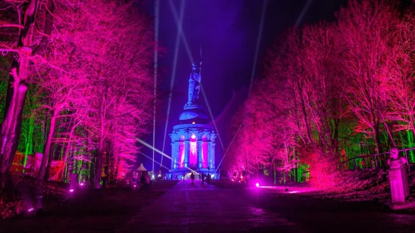 Beeindruckend: Zum sechsten Mal gibt es &bdquo;Hermann leuchtet". Die Wetterbedingungen sind derzeit allerdings nicht so gut. In der kommenden Woche ist Besserung in Sicht. - &copy; Torben Gocke