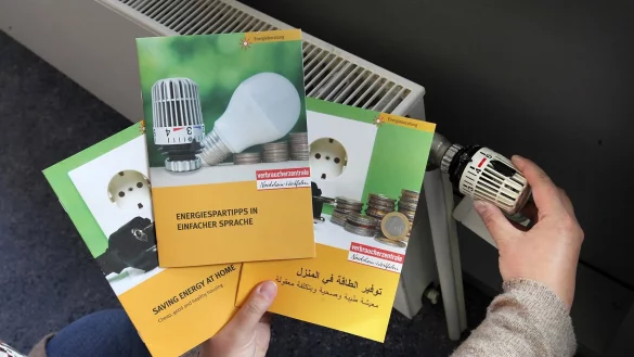Energiespartipps in vielen Sprachen: Diese Broschüren gibt es beim Wohnungsführerschein - © Bernhard Preuss