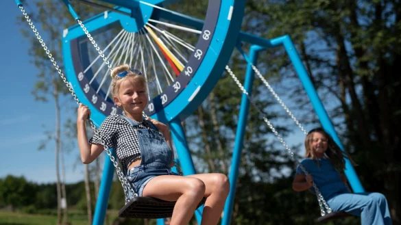 Geometrieschaukel - &copy; Foto: Joachim & Susanne Schulz Stiftung/dpa-tmn