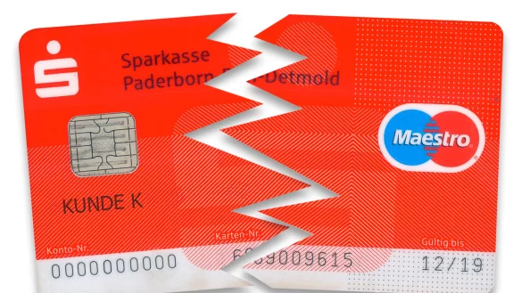 Der umstrittene Ex-Polizist hat sein privates Girokonto zur Spendensammlung und somit gesch&auml;ftlich genutzt. - &copy; Foto/Montage: Benjamin M&ouml;ller