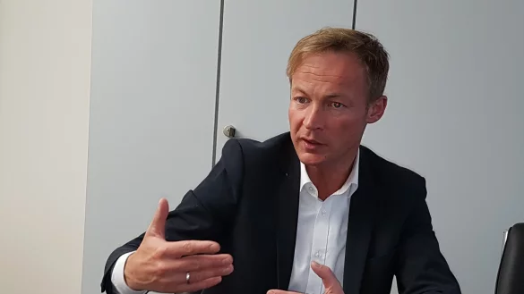 Der Fall L&uuml;gde treibt ihn um: Daniel Sieveke ist Vorsitzender des NRW-Innenausschusses. Die R&uuml;cktrittsforderung der SPD gegen Innenminister Herbert Reul macht ihn stocksauer.&nbsp; - &copy; Marianne Schwarzer