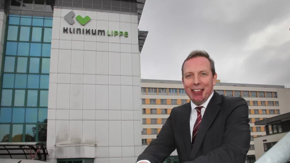 Dr. Johannes H&uuml;tte ist der neue Verwaltungschef des Klinikums Lippe. Der Paderborner will in den n&auml;chsten Wochen auf den Stationen rundgehen und sich vorstellen. - &copy; Foto: Preuss