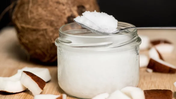 Kokos&ouml;l - &copy; Foto: Robert G&uuml;nther/dpa-tmn