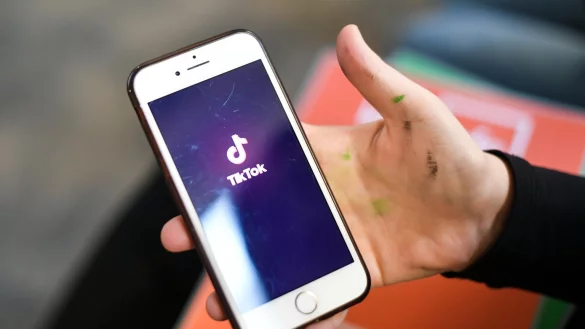 Tiktok Mindestalter Direktnachrichten - &copy; Foto: Jens Kalaene/dpa-Zentralbild/dpa-tmn
