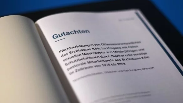 Gutachten - &copy; Foto: Ina Fassbender/AFP Pool/dpa