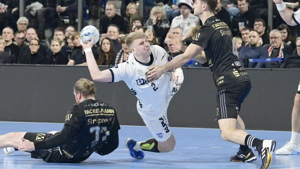 Hutecek is back. Der TBV-Spielmacher ging unerschrocken in die Erlanger Lücken. - © ISPFD / IPD - Redaktionsbüro Sc