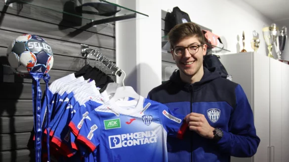 Fr&uuml;her trug er so ein kleines Trikot: Lukas Zerbe lebt nun seinen Bundesliga-Traum. - &copy; Sebastian Lucas