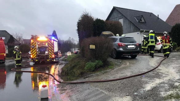Zum Einsatz r&uuml;cken am Dienstagmorgen die Einheiten Barntrup und Alverdissen aus. - &copy; Feuerwehr Barntrup