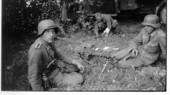Das Foto zeigt den Vater von Christoph Boekel während seiner Zeit als Soldat in der Ukraine. - © Archiv Christoph Boekel
