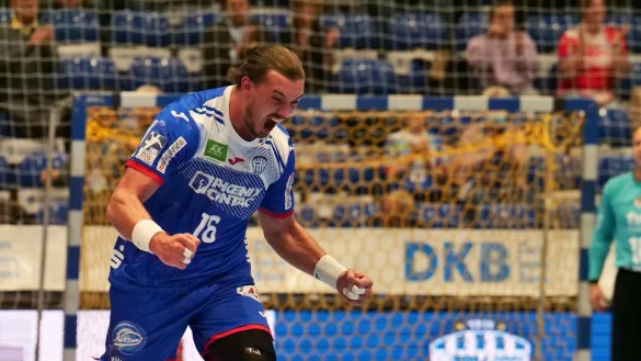 Gut gebr&uuml;llt, Marcel. Lemgos neuer Kreisl&auml;ufer Timm feiert seine Tore sehr emotional. - &copy; J&ouml;rg Hagemann