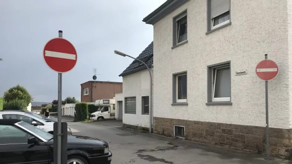 Die Renntwete in Blomberg ist eine Einbahnstra&szlig;e. Die Gr&uuml;nen w&uuml;rden sich w&uuml;nschen, die Stra&szlig;e f&uuml;r Radfahrer auch in die Gegenrichtung zu &ouml;ffnen. - &copy; Seda Hagemann