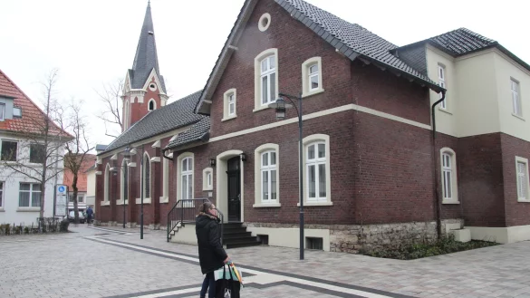 Das B&uuml;rgerhaus in Lage wird gerne f&uuml;r Veranstaltungen genutzt. Auch die AfD hat sich hier in der Vergangenheit ihre politischen Vorstellungen dargelegt. Dagegen gab es Protest. - &copy; Kirsten Fuhrmann