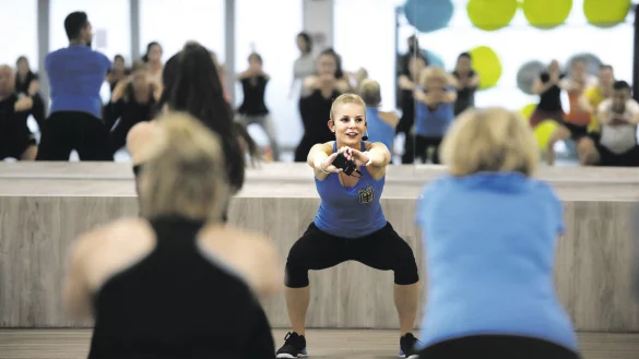 "Vorturnerin": Annabell sowie ihr Kollege Mert reisen im Auftrag der Bundespolizei durchs Land. Ihr Job: Nachwuchswerbung und Imagepflege f&uuml;r die Beh&ouml;rde. - &copy; Sarah Jonek