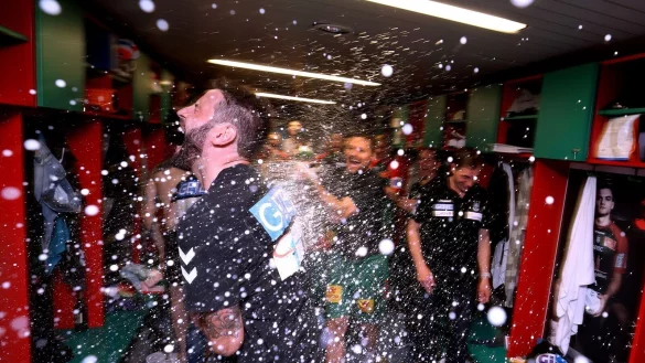 - &copy; Ronny Hartmann/dpa