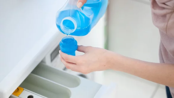 Fl&uuml;ssigwaschmittel - &copy; Foto: Christin Klose/dpa-tmn