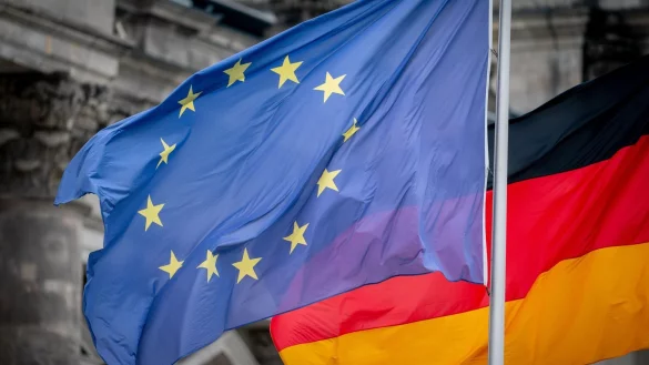 Flaggen - &copy; Foto: Kay Nietfeld/dpa