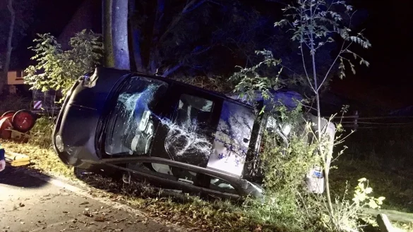 Autounfall in Lage. - &copy; Feuerwehr Lage