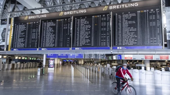 Flughafen Frankfurt - &copy; Foto: Boris Roessler/dpa