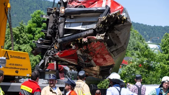 Tote bei Zugunglück in Oberbayern - © Foto: Sven Hoppe/dpa