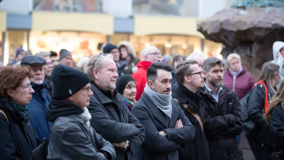 Zahlreiche Menschen gedenken der Opfer von Hanau - &copy; Torben Gocke