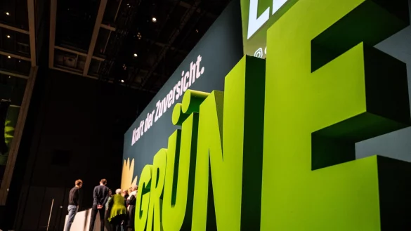 Die NRW-Grünen sind dieses Wochenende in Bielefeld zum Parteitag zusammen gekommen. - © Guido Kirchner/dpa