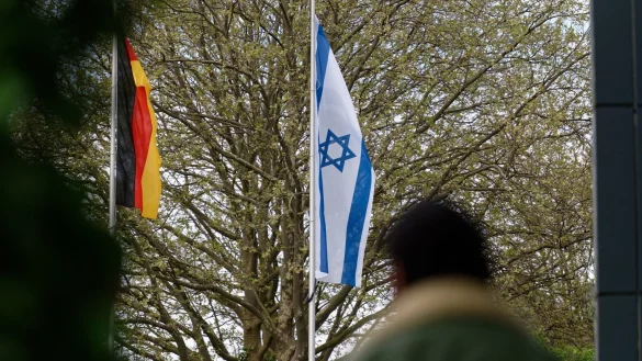 Nach Flaggenverbrennung - &copy; Foto: Henning Kaiser/dpa