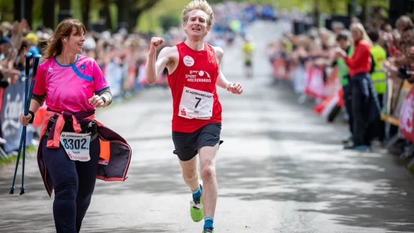Der Bielefelder Jan Kerkmann läuft 2024 nach zweijähriger Hermannslauf-Abstinenz auf Rang vier. Es ist seine sechste Top-10-Platzierung. - © Sarah Jonek