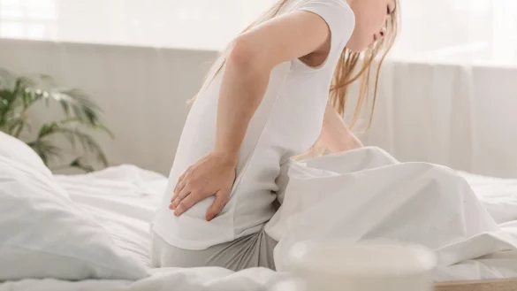 Im Kreis Lippe ist fast ein Drittel der Bevölkerung wegen Rückenschmerzen in ärztlicher Behandlung. - © AOK/Colourbox/hfr.