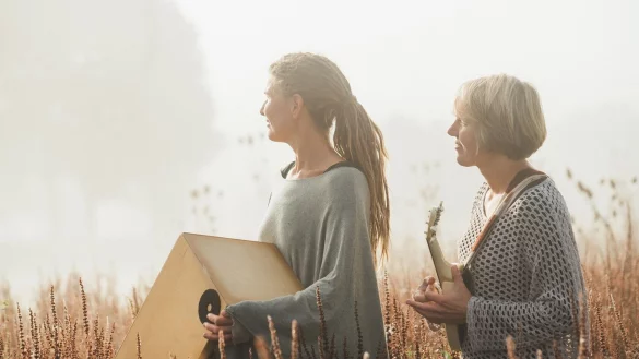 Das Gesangsduo „a.mie“ lässt klassische und moderne Songs erklingen. - © Britta Y. Stricker