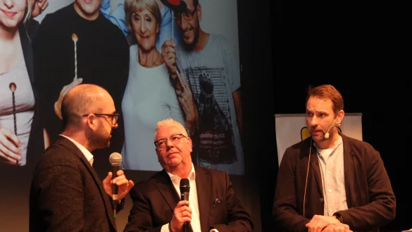 Wie sie als Chefs die Arbeitswelt sehen und was sie in ihren Unternehmen ver&auml;ndert haben, erz&auml;hlen Lasse Rheingans (links) und Carsten Roth (rechts) LZ-Chefredakteur Dirk Baldus. Foto: Marianne Schwarzer - &copy; Marianne Schwarzer