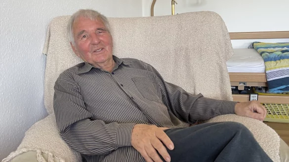 Klaus Herzog sollte wie sein Vater Schneider werden. Die ungeliebte Lehre hat ihm am Ende seine Karriere als Unternehmensberater in der Textil- und Bekleidungsindustrie ermöglicht. - © Silke Buhrmester