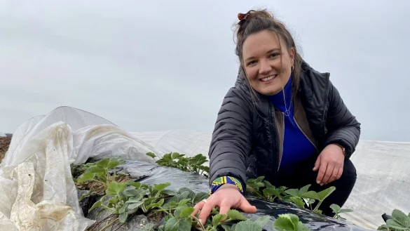 Charlotte Otte möchte den Anbau ökologischer gestalten. Dabei muss sie Kundenansprüche, Pragmatismus und Nachhaltigkeit verbinden. - © Phyllis Frieling