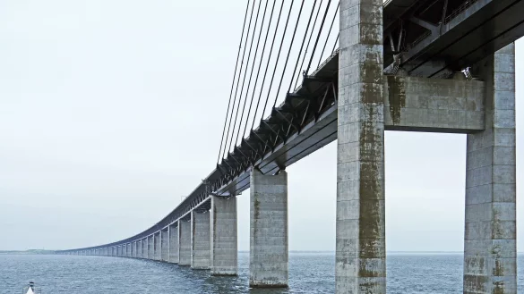 Die &Ouml;resundbr&uuml;cke, die D&auml;nemark und Schweden miteinander verbindet, spielt vor allem in der ersten Staffel der Serie "Die Br&uuml;cke" eine wichtige Rolle. - &copy; Pixabay