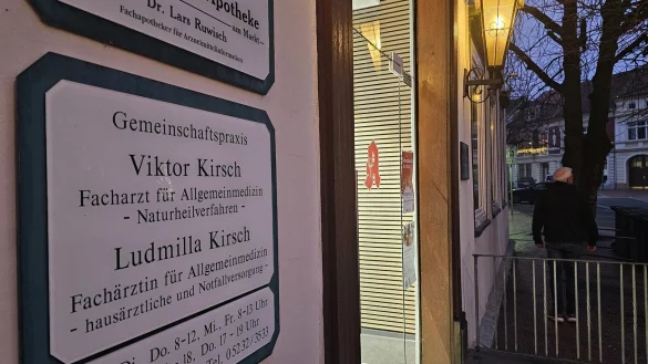 Die Praxis schließt ab Januar. Das Ehepaar Kirsch hört auf, die Patienten und die Kollegen in Lage wurden ab Anfang Dezember darüber informiert. - © Astrid Sewing