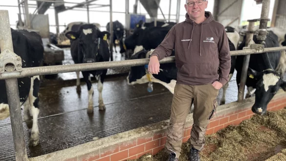 Bio-Landwirt Friedrich Kinkelbur aus Minden: Zu seinem Hof geh&ouml;ren 195 Hektar landwirtschaftliche Nutzfl&auml;che, Milchk&uuml;he und zwei H&uuml;hnermobile mit je 345 Hennen. - &copy; Mareike K&ouml;stermeyer