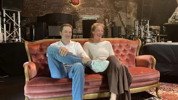 Im vergangenen Jahr erhielt der Verein Red-Horn-District - hier Dubrina Pilath und Frank Lechtenberg vom Vorstand - den Kulturpreis. - © Archivbild: Cordula Gröne