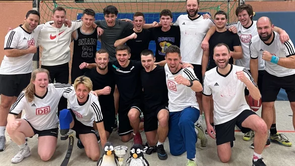 Bei der Sportnacht des Gymnasium z&auml;hlt der Teamgeist, denn es gibt auch ungew&ouml;hnliche Aufgaben, die gemeistert werden m&uuml;ssen. - &copy; Jens Bilstein