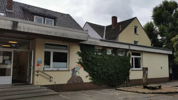 Soll die Kita Rote Schule neu- oder umgebaut werden? Ein Antrag von CDU, FDP und UWB zu dem Thema wurde in der Politik zum Zankapfel. - © Archivfoto: Sylvia Frevert