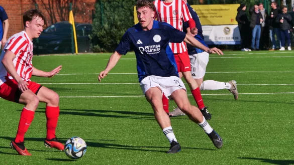 Doppeltorschütze Arne Hüls zählte zu den treibenden Kräften beim 6:2 der SG Hiddesen-Heidenoldendorf über den SV Diestelbruch-Mosebeck. - © Jörg Hagemann