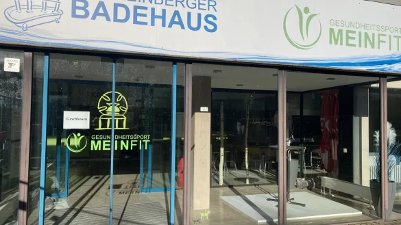 In Zusammenhang mit der möglichen Sanierung des Badehauses steht auch das Thema Schulschwimmen. - © Cordula Gröne