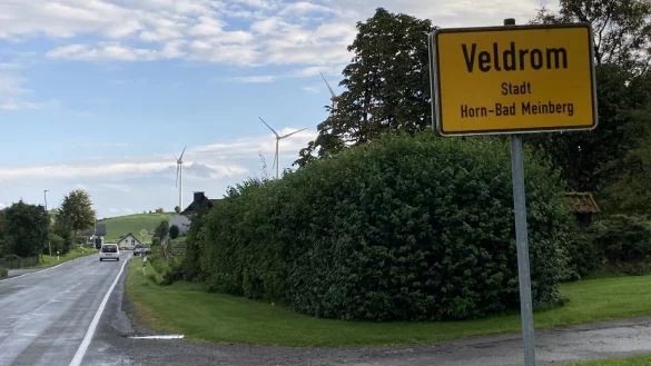 Bei Veldrom stehen bereits große Windräder. - © Cordula Gröne