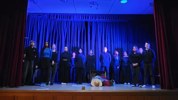 Die Schülerinnen und Schüler der Sekundarschule gedenken der Opfer der Shoah. - © Vasco Stemmer