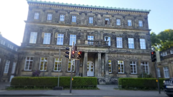 Ist das Berufungsverfahren um eine Professur an der Hochschule für Musik nicht korrekt abgelaufen? Genau diese Frage beschäftigt gerade das Arbeitsgericht Detmold. Einer der Bewerber hat eine sogenannte Konkurrentenklage eingereicht. - © Janet König