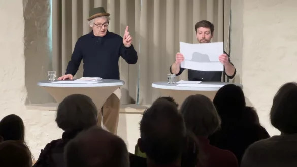 Die Schauspieler Adrian Thomser und Gernot Schmidt präsentierten den Klassiker “Der kleine Prinz”. - © WRM