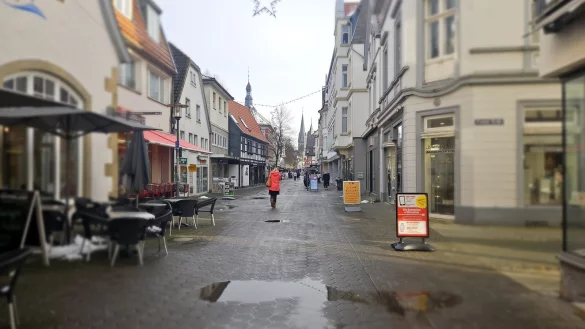 Leere Innenstädte, wie an diesem Freitagmittag in Detmold, sind kein rein lippisches Problem. Dennoch muss sich was tun, davon sind die Kommunen überzeugt. - © Janet König