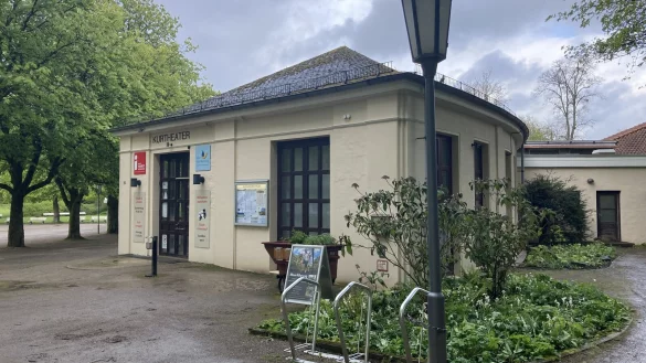 Das Kurgastzentrum. - &copy; Cordula Gr&ouml;ne