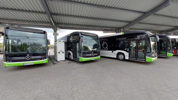 So sieht die Park- und Ladeanlage für die Bad Salzufler Stadtbusse aus. Eine ähnliche Infrastruktur soll auch in Detmold entstehen. - © Karl Köhne Omnibusbetriebe